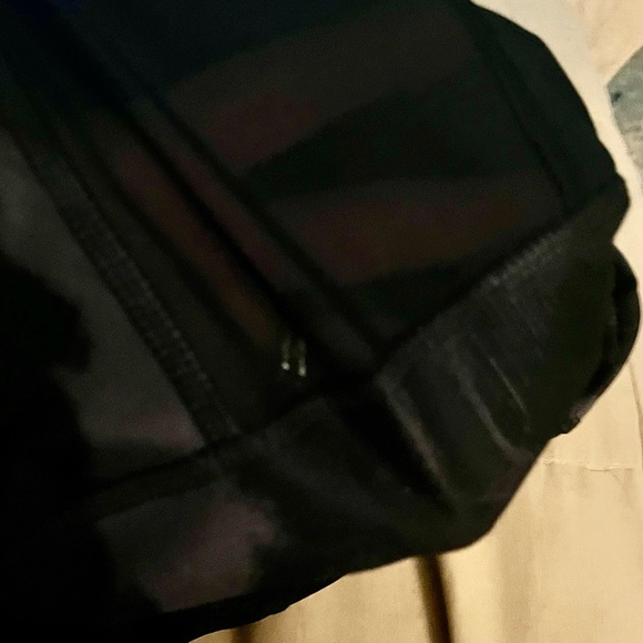 EUC! Women’s Bkack/Grey Camouflage Leggings Size XL - Picture 9 of 16